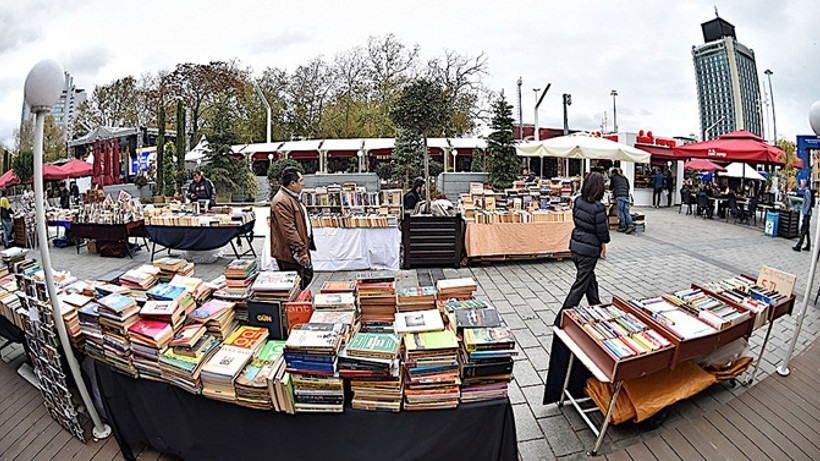 Beyoğlu, yine "sahaf" kokuyor…
