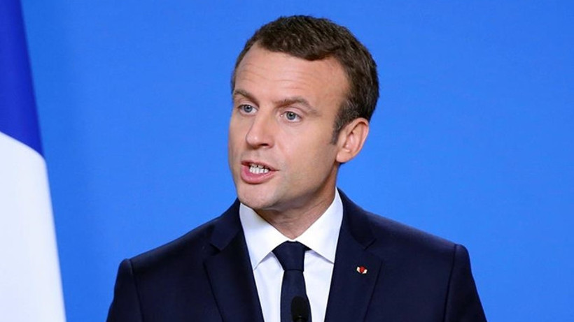 Macron'dan AB'ye eleştiri
