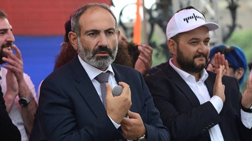 Ermenistan Başbakanı Paşinyan istifa edeceğini açıkladı