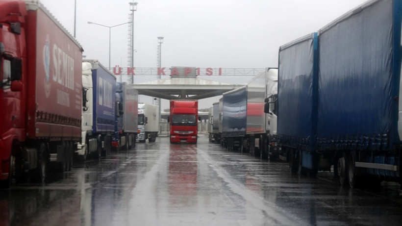 Kapıkule'de 6 kilometre TIR kuyruğu