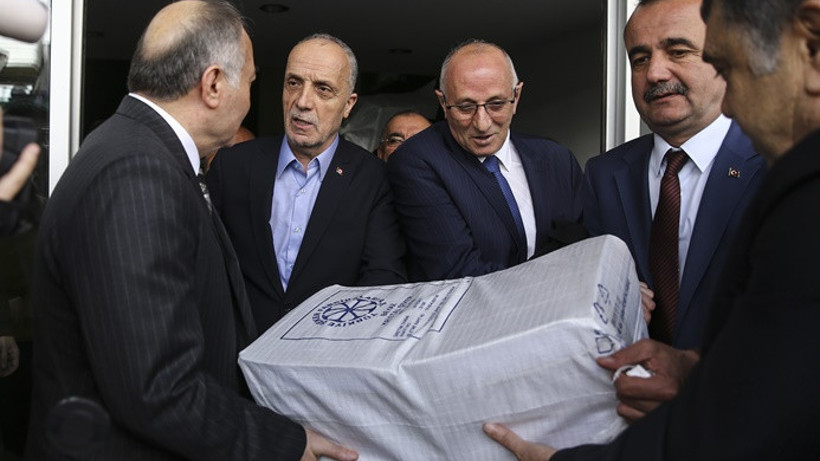 Şeker fabrikaları için toplanan imzalar Başbakanlık'a gönderildi