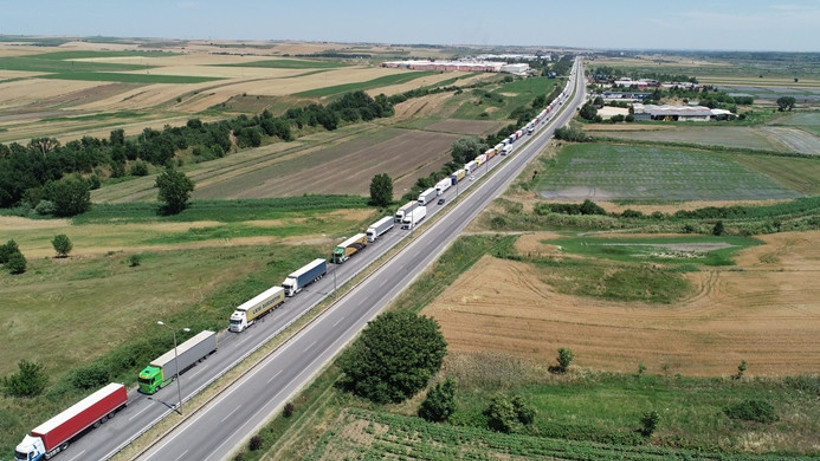 Kapıkule'de 21 kilometrelik TIR kuyruğu