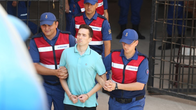 Yunan askerlerinin tutukluluğu devam edecek