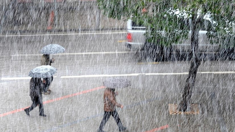 Meteoroloji'den İstanbul'a sağanak uyarısı