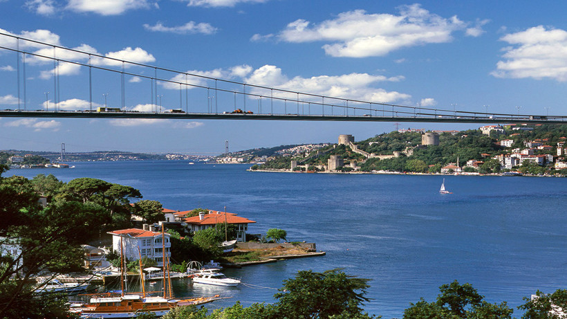 Boğaz trafiği "arızalı gemi" nedeniyle bir süre kapandı