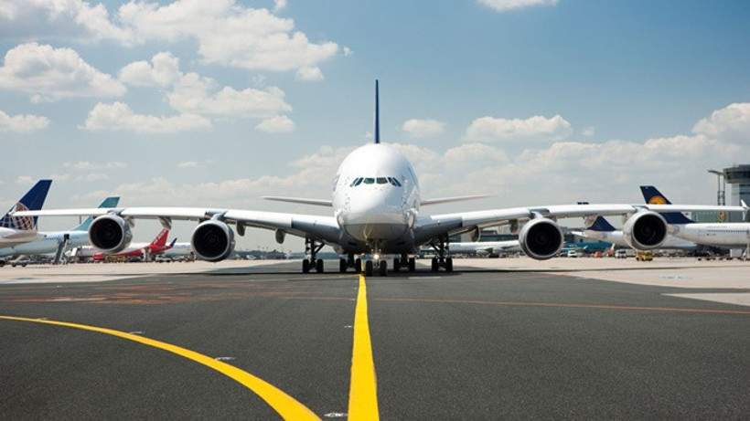 Frankfurt Havaalanı'nda iniş ve kalkışlar iptal edildi