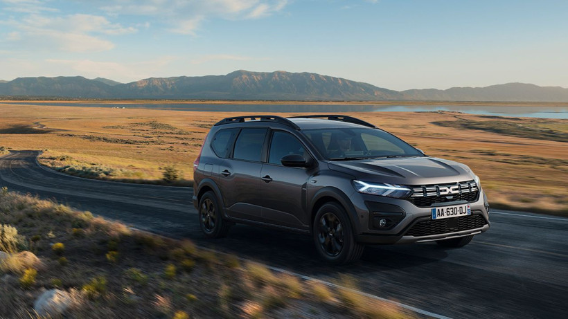 Dacia Jogger hibrit ve otomatik seçeneğiyle geliyor - Resim: 1
