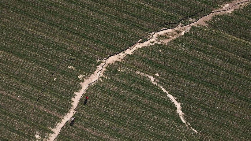 Fay hattının geçtiği köy enkaza döndü - Resim: 1