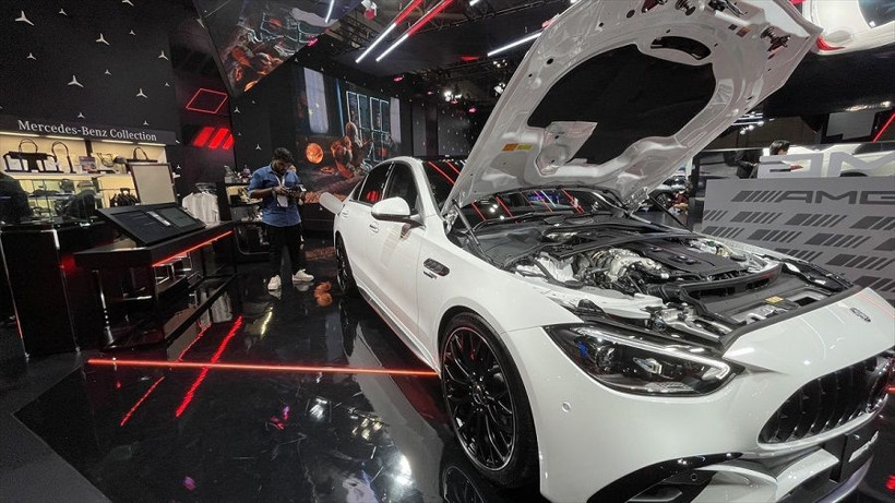 Yeni nesil araçlar, uçan arabalar ve robotlar görücüye çıktı - Resim: 12