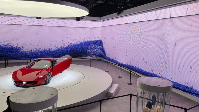 Yeni nesil araçlar, uçan arabalar ve robotlar görücüye çıktı - Resim: 17