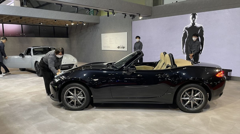 Yeni nesil araçlar, uçan arabalar ve robotlar görücüye çıktı - Resim: 19