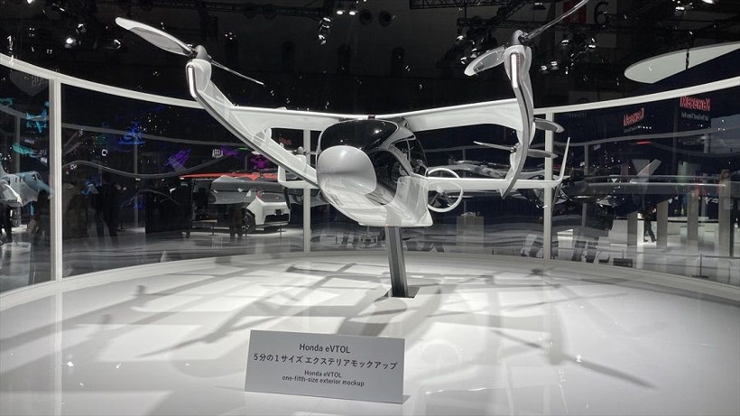 Yeni nesil araçlar, uçan arabalar ve robotlar görücüye çıktı - Resim: 25