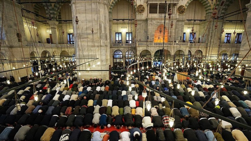 Diyanet bayram namazı saatlerini açıkladı! İstanbul, Ankara, İzmir: 81 ilde bayram namazı kaçta? - Resim: 1