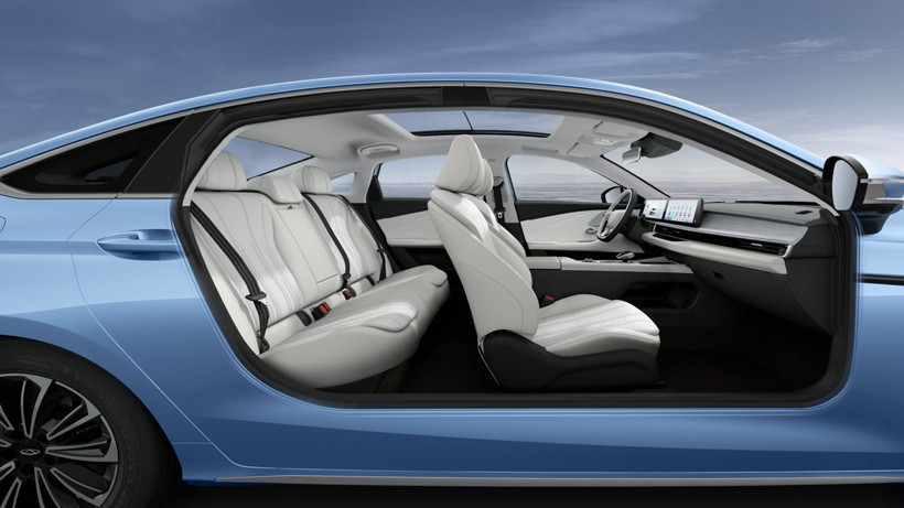 Chery ARRIZO 8 PHEV, 1400 km'nin üzerinde menzil vadediyor - Resim: 4