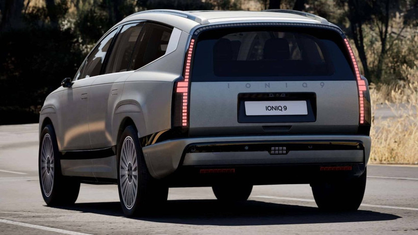 Hyundai, elektrikli SUV'u IONIQ 9'u tanıttı (Teknik özellikleri, şarj süresi, menzili ve motor gücü) - Resim: 3