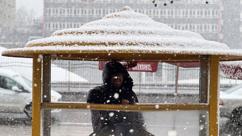 Ankara beyaza büründü: Kar yağışı nedeniyle okullar kapalı - Resim: 2