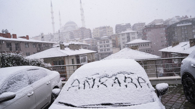 Ankara beyaza büründü: Kar yağışı nedeniyle okullar kapalı - Resim: 4