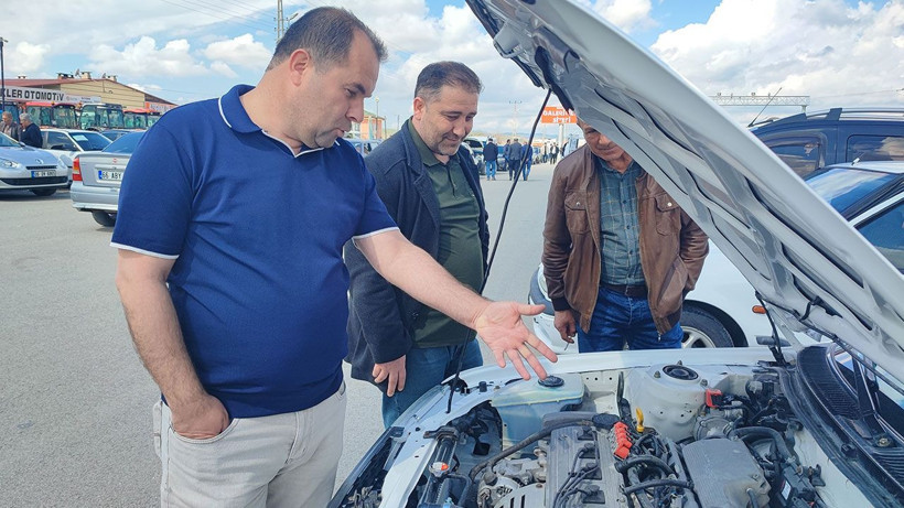 İkinci el oto pazarında bayram sonrası hayal kırıklığı: Bakan çok, alan yok - Resim: 1