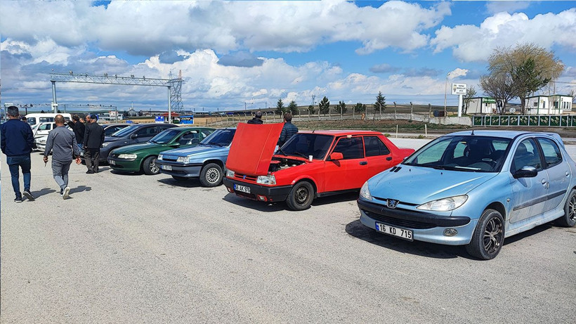 İkinci el oto pazarında bayram sonrası hayal kırıklığı: Bakan çok, alan yok - Resim: 3
