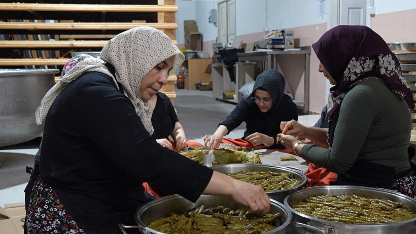 Beypazarı’nda bayramın habercisi 80 katlı baklava: Siparişlere yetişemiyorlar - Resim: 3