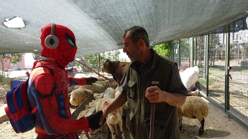 Yerli örümcek adamın Kurban Bayramı'nda durağı Mardin oldu - Resim: 3