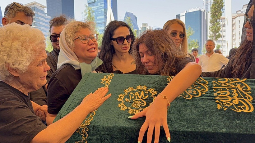 Nihal Candan’a veda: Gözyaşlarıyla son yolculuğuna uğurlandı - Resim: 6