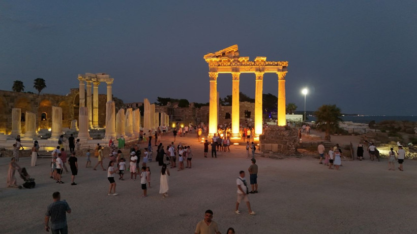 Side Antik Kenti artık geceleri de ışıl ışıl - Resim: 1