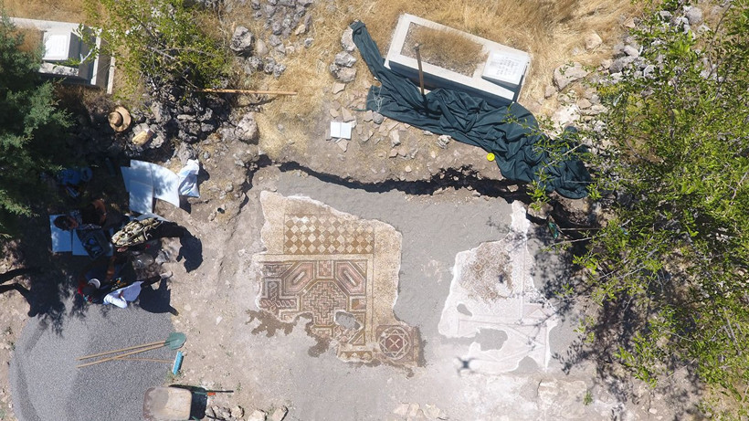 Diyarbakır'ın Ergani ilçesinde Davut Yıldızı sembolü ve Grekçe yazı bulunan mozaik bulundu - Resim: 8