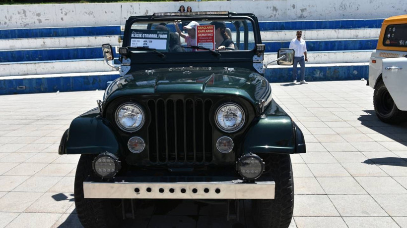 Bu fuarın en genci 35 yaşında! Klasik otomobiller görücüye çıktı - Resim: 7