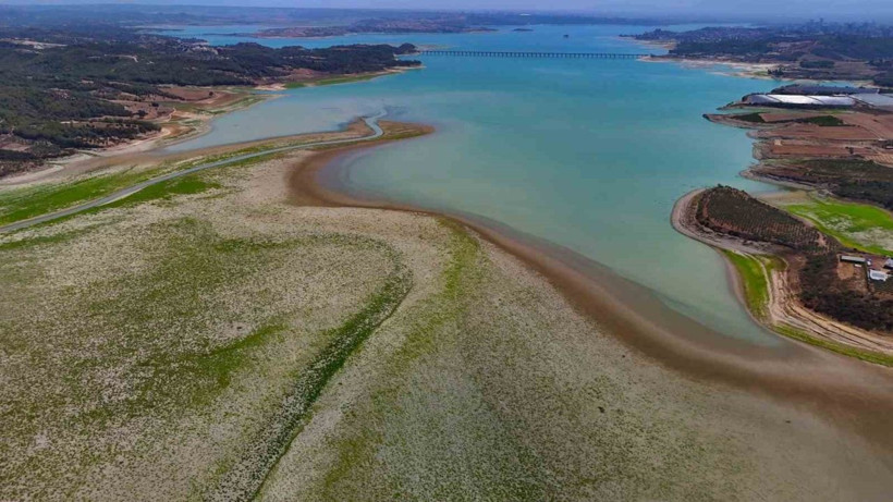 Önce zirai don şimdi kuraklık... Görüntüler korkunç: Türkiye'nin en büyük gölleri ve nehirleri çöle döndü! - Resim: 13