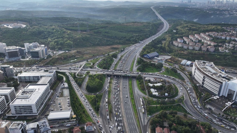 Okullar açıldı, İstanbul'da trafik yoğunluğu yüzde 70'e ulaştı - Resim: 9