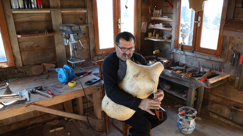 Rize'de tulum imalat ustası 30 yıldır mesleğini gelecek nesillere aktarıyor - Resim : 2