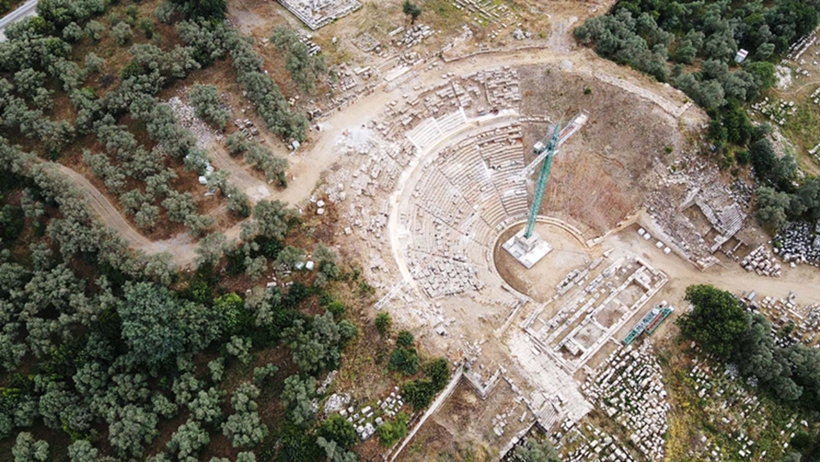 'Gladyatörler Kenti'ndeki 1414 yıllık sütunlar eski ihtişamına kavuşuyor - Resim : 1