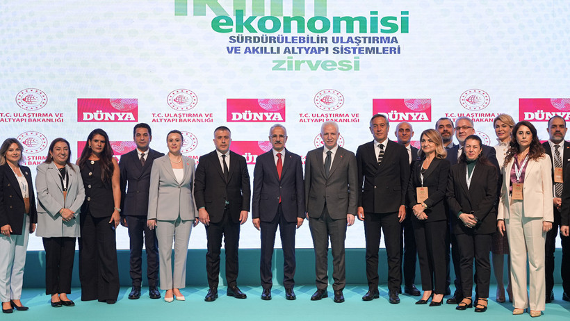 Bakan Uraloğlu DÜNYA’nın ‘Sürdürülebilir Ulaştırma Zirvesi’nde konuştu: Referans olacak - Resim : 5