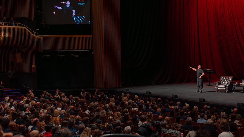 Cem Yılmaz’dan Darüşşafaka'ya büyük destek - Resim : 1