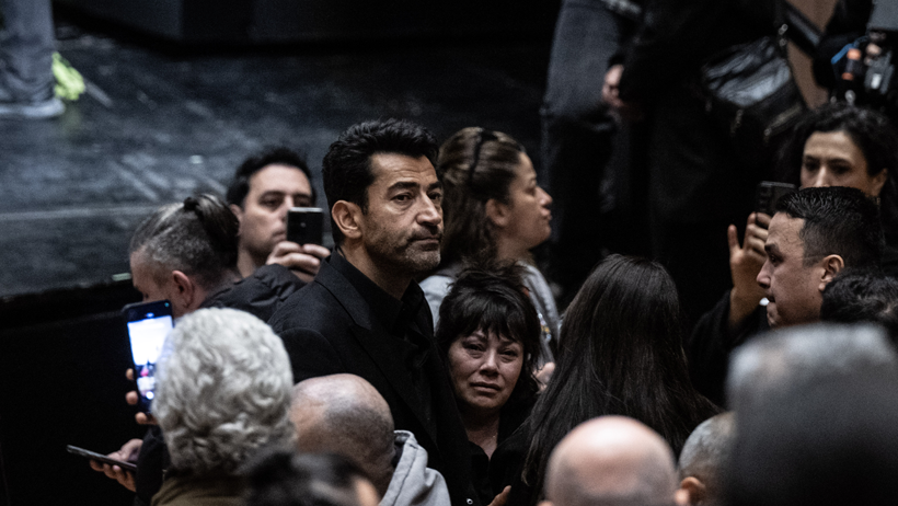 Sevenlerinden AKM'de Osman Sınav'a son veda! - Resim : 1