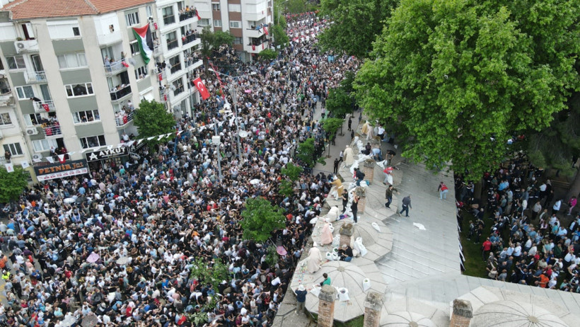 Şifalı mesir macunu için on binlerce kişi birbiriyle yarıştı - Resim : 1