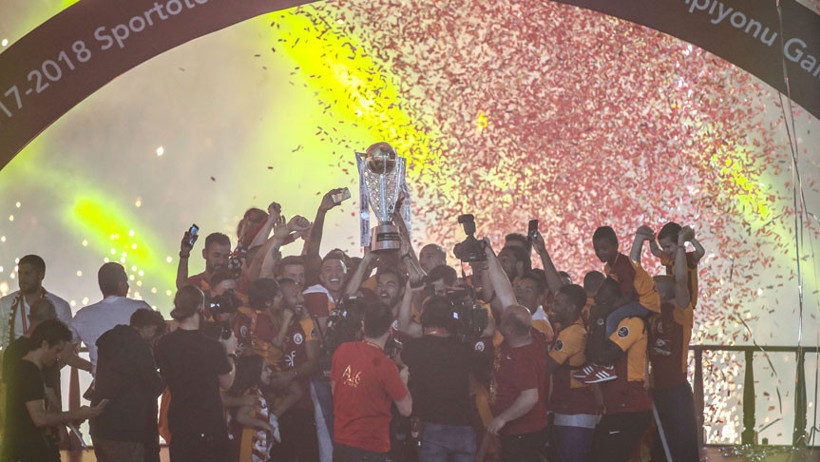 Şampiyon, kupasını aldı - Resim : 2