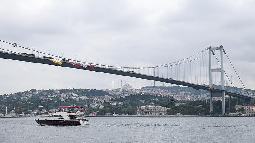 Åžampiyonun bayraÄŸÄ± BoÄŸaz'da dalgalanÄ±yor