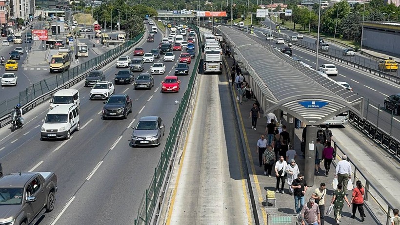 İstanbul'da bayram trafiği: Yoğunluk yüzde 54'e ulaştı - Resim : 2