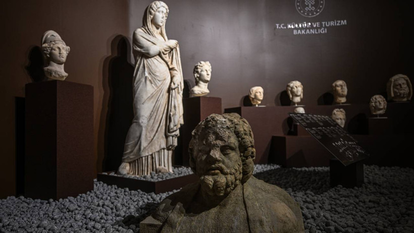 "Arkeolojinin Altın Çağı" Sergisi ziyaretçileriyle buluştu - Resim : 1