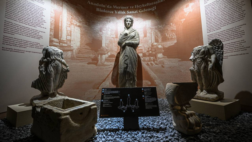 "Arkeolojinin Altın Çağı" Sergisi ziyaretçileriyle buluştu - Resim : 4