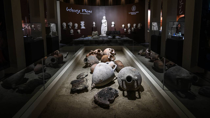 "Arkeolojinin Altın Çağı" Sergisi ziyaretçileriyle buluştu - Resim : 5