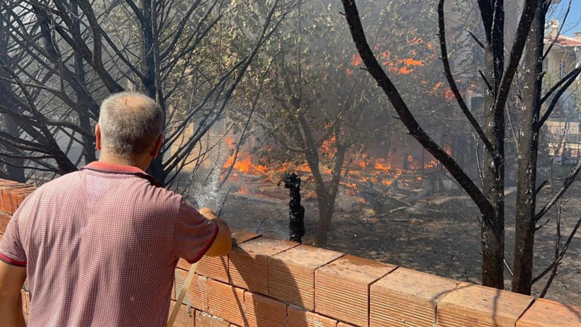 Çanakkale’deki yangın büyüyor: Boğaz trafiği durduruldu, bölgeler tahliye ediliyor - Resim : 2
