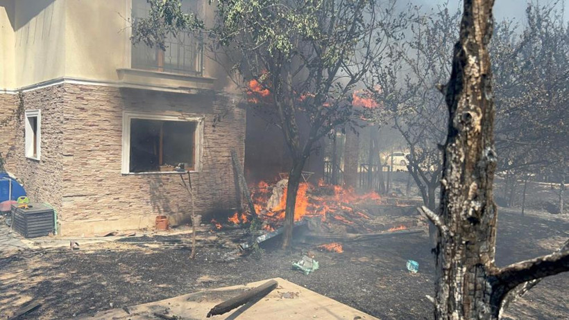 Çanakkale’deki yangın büyüyor: Boğaz trafiği durduruldu, bölgeler tahliye ediliyor - Resim : 1