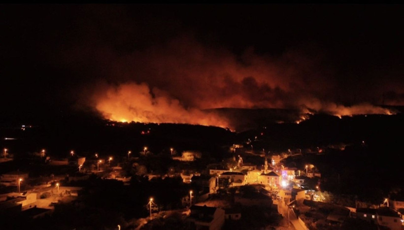Tekirdağ'da başladı, Çanakkale'ye uzandı! 24 saattir süren yangına müdahale sürüyor: Bazı evler boşaltıldı - Resim: 11