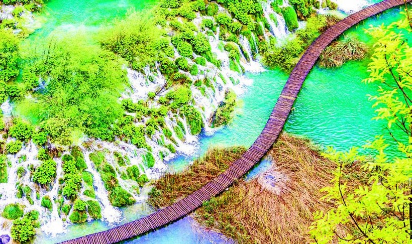 Plitvice her mevsim başka bir tablonun içinde - Resim : 1