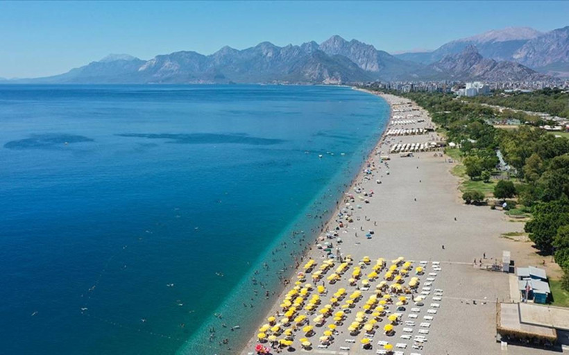 İki turistin biri Antalya'da kalıyor!