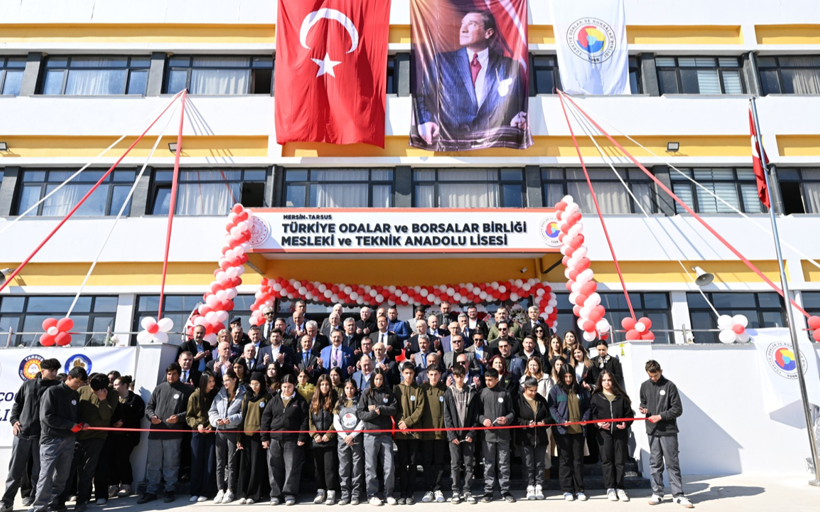 TOBB Başkanı Hisarcıklıoğlu'ndan Tarsus MTAL Lisesi'ne ziyaret
