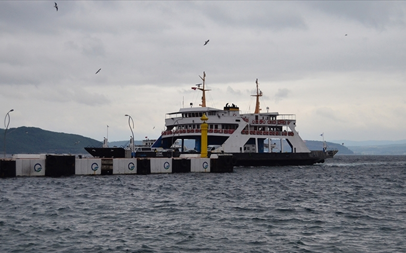 İzmir'de deniz ulaşımına hava engeli! Feribot seferleri iptal...